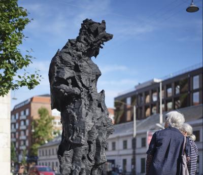 Bronzeskulptur af Christian Lemmerz opstillet på Amagerbrogade.