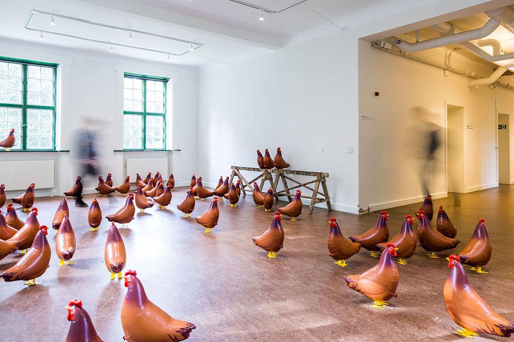 Benedikte Bjerre Lisa's Chickens (Farm Life) Tal R Malmö Konstmuseum Ny Carlsbergfondet 2023 Museumsdonation