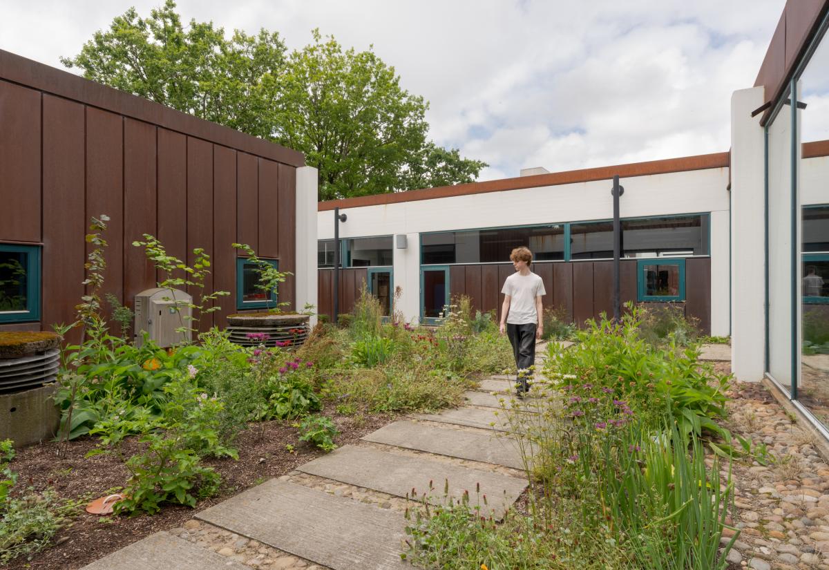 Levende jord, et kunstprojekt af Amalie Smith på Viborg Gymnasium. Foto: David Stjernholm